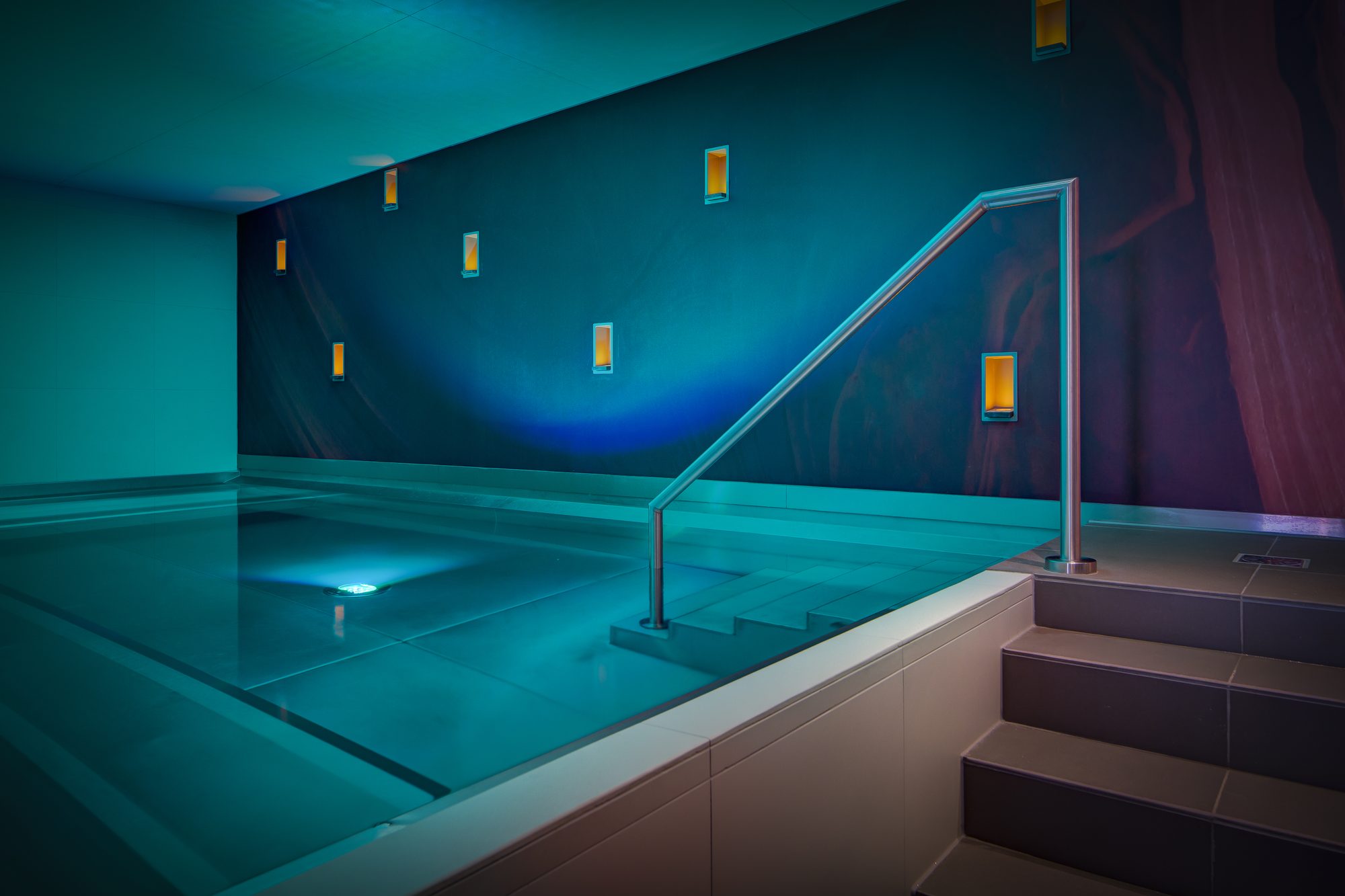 Espace piscine et récupération d'un club